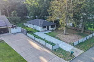 52 Crystal Beach Blvd, Moriches, NY 11955 - Photo 20