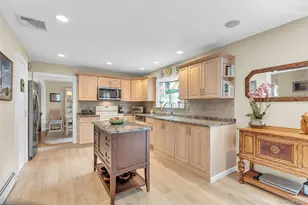 100 Middlesex Ave, Oakdale, NY 11769 - Photo 16