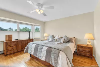 100 Middlesex Avenue, Oakdale, NY 11769 - Photo 22