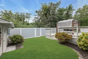 100 Middlesex Ave, Oakdale, NY 11769 - Photo 34