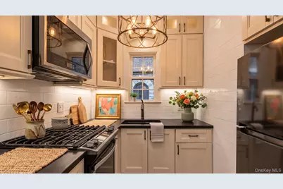 35-05 167th Street #15, Flushing, NY 11358 - Photo 4
