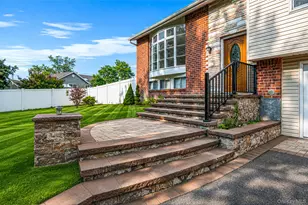3 Richlee Dr, East Northport, NY 11731 - Photo 2