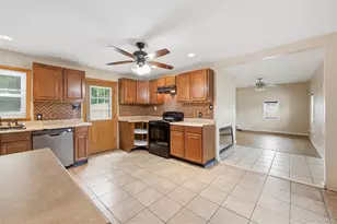 14 Nevada Rd, West Babylon, NY 11704 - Photo 20