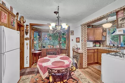 709 Clinton Street, Bellmore, NY 11710 - Photo 8