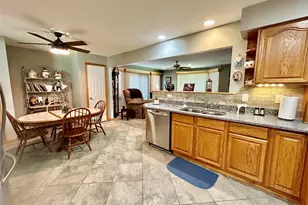 19 Sandpiper Ln, Coram, NY 11727 - Photo 6