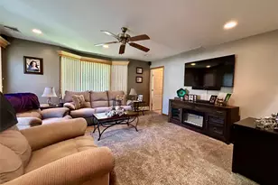 19 Sandpiper Ln, Coram, NY 11727 - Photo 4