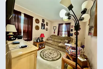 19 Sandpiper Lane, Coram, NY 11727 - Photo 10