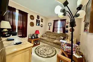 19 Sandpiper Ln, Coram, NY 11727 - Photo 10