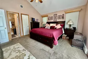 19 Sandpiper Ln, Coram, NY 11727 - Photo 16