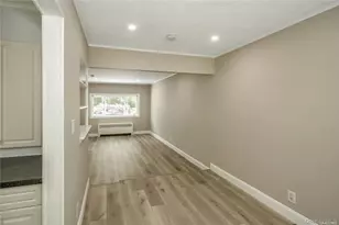83 Knickerbocker Rd, Plainview, NY 11803 - Photo 10