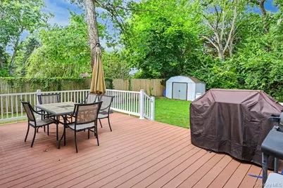 555 N Windsor Avenue, Brightwaters, NY 11718 - Photo 24