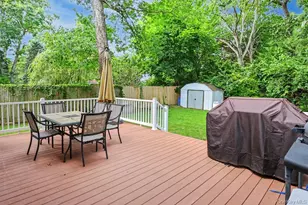 555 N Windsor Ave, Brightwaters, NY 11718 - Photo 24