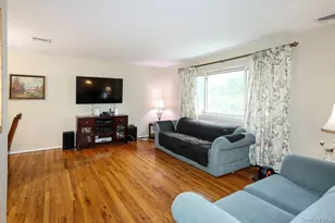 555 N Windsor Ave, Brightwaters, NY 11718 - Photo 4