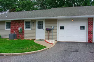 179 Ventry Ct, Ridge, NY 11961 - Photo 2