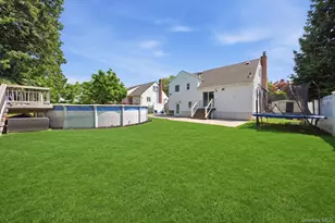 422 Park Ln, Massapequa Park, NY 11762 - Photo 4