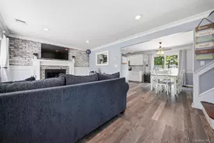 422 Park Ln, Massapequa Park, NY 11762 - Photo 8