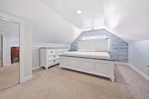 422 Park Ln, Massapequa Park, NY 11762 - Photo 14