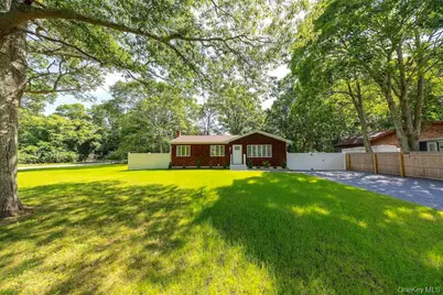 18 Easterly Road, Hampton Bays, NY 11946 - Photo 8