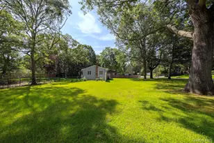 18 Easterly Rd, Hampton Bays, NY 11946 - Photo 6