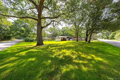 18 Easterly Road, Hampton Bays, NY 11946 - Photo 20
