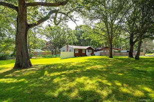 18 Easterly Rd, Hampton Bays, NY 11946 - Photo 10