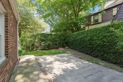 8 Orchid Street, Floral Park, NY 11001 - Photo 22
