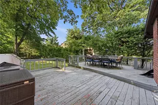 255-24 Iowa Rd, Little Neck, NY 11362 - Photo 18