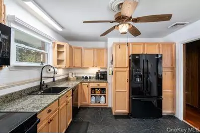 38 W Taconic Road, Wappingers Falls, NY 12590 - Photo 10