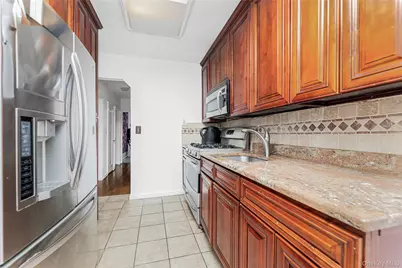 426 Calhoun Avenue, Bronx, NY 10465 - Photo 16