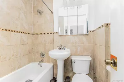 426 Calhoun Avenue, Bronx, NY 10465 - Photo 18
