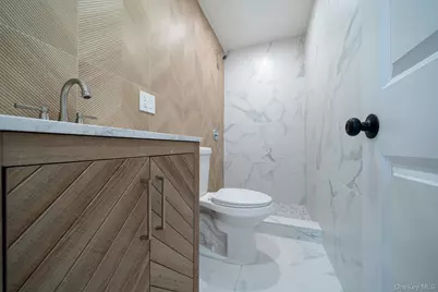 7036 70th Street, Glendale, NY 11385 - Photo 20
