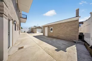 13-07 125th St, College Point, NY 11356 - Photo 34