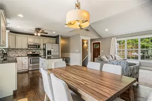 438 Richmond Blvd, Ronkonkoma, NY 11779 - Photo 10