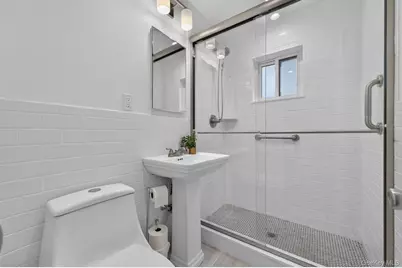 200 Lexington #1F, Oyster Bay, NY 11771 - Photo 20