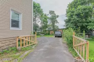 121 Pine Grove Ave, Kingston, NY 12401 - Photo 2