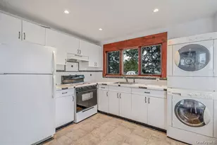 8 Eastern Concourse, Amityville, NY 11701 - Photo 8