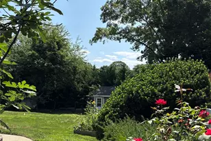 17 Alex Ln, Glen Cove, NY 11542 - Photo 8