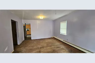 6 Hansen Street, Bay Shore, NY 11706 - Photo 2