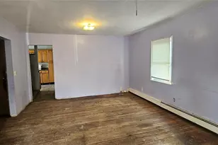 6 Hansen St, Bay Shore, NY 11706 - Photo 2