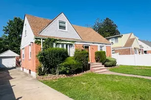 28 Monaco Ave, Elmont, NY 11003 - Photo 2