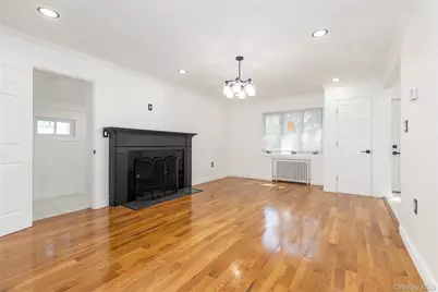 329 E Euclid Street, Valley Stream, NY 11580 - Photo 6