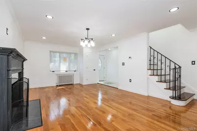 329 E Euclid Street, Valley Stream, NY 11580 - Photo 4