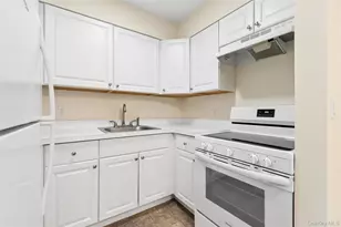 1000 9th St, Greenport, NY 11944 - Photo 8