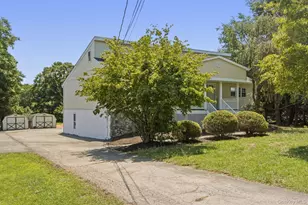 83 Smith Rd, Poughkeepsie, NY 12603 - Photo 2