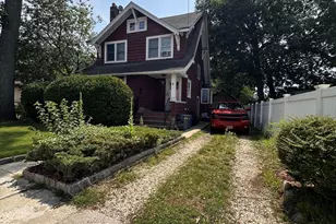 6 Forest Ave, Valley Stream, NY 11581 - Photo 2