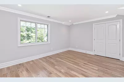 5 Hemingway Drive, Dix Hills, NY 11746 - Photo 16