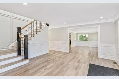 5 Hemingway Drive, Dix Hills, NY 11746 - Photo 4