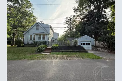 24 8th Avenue, Sea Cliff, NY 11579 - Photo 2