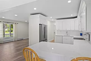 126 Holiday Blvd, Center Moriches, NY 11934 - Photo 12