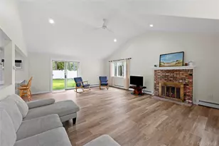 126 Holiday Blvd, Center Moriches, NY 11934 - Photo 10